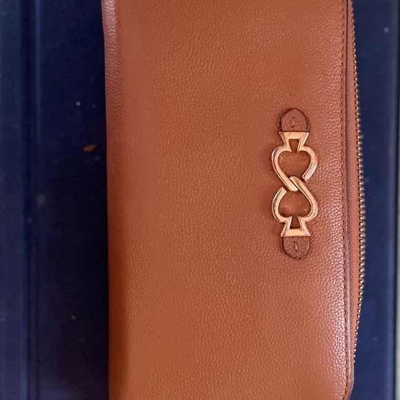 Kate Spade zip around wallet - Picture 2 of 5